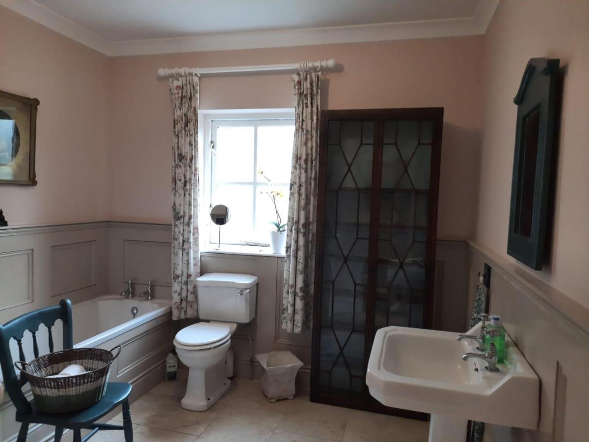 Croagh Patrick Lodge Apartment Westport Exteriör bild