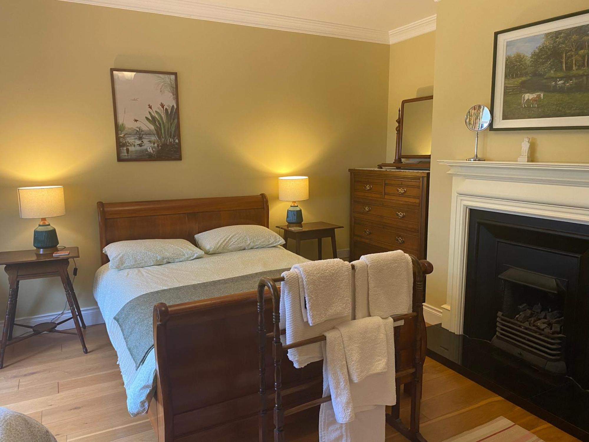 Croagh Patrick Lodge Apartment Westport Exteriör bild